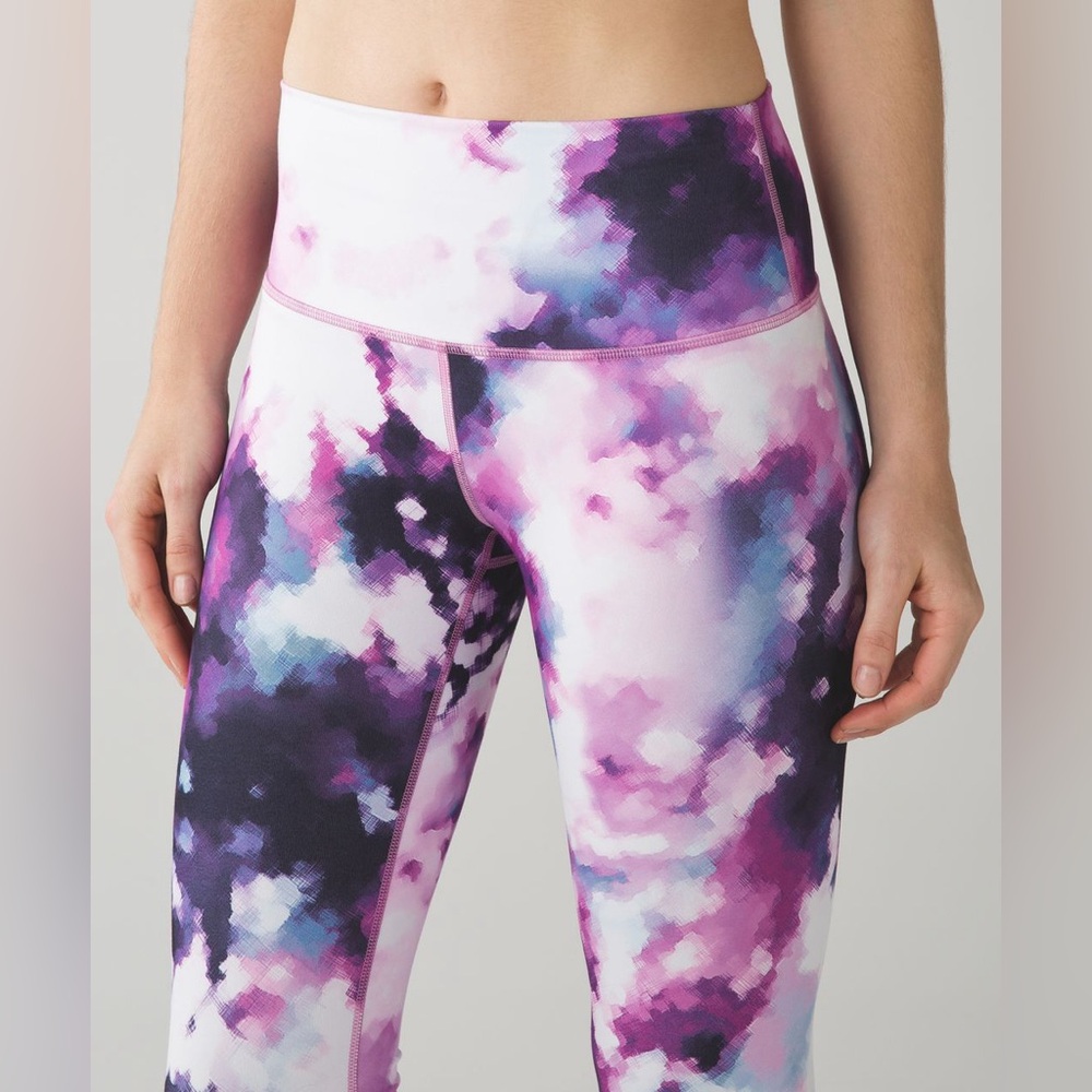 11. Lululemon Blooming Pixie Multi Leggings purple blue and white size 2 - Picture 2 of 8